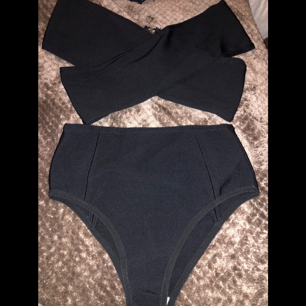 Black bikini